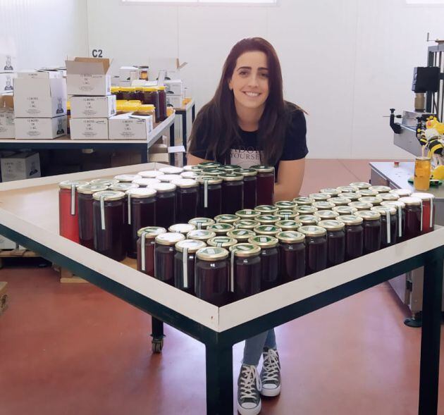 Consuelo Morales en su empresa, Moramiel