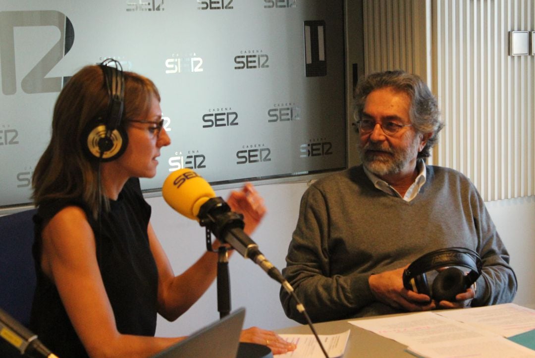 Antonio Rubio Campaña junto a Macarena Berlín en los estudios de la Cadena SER