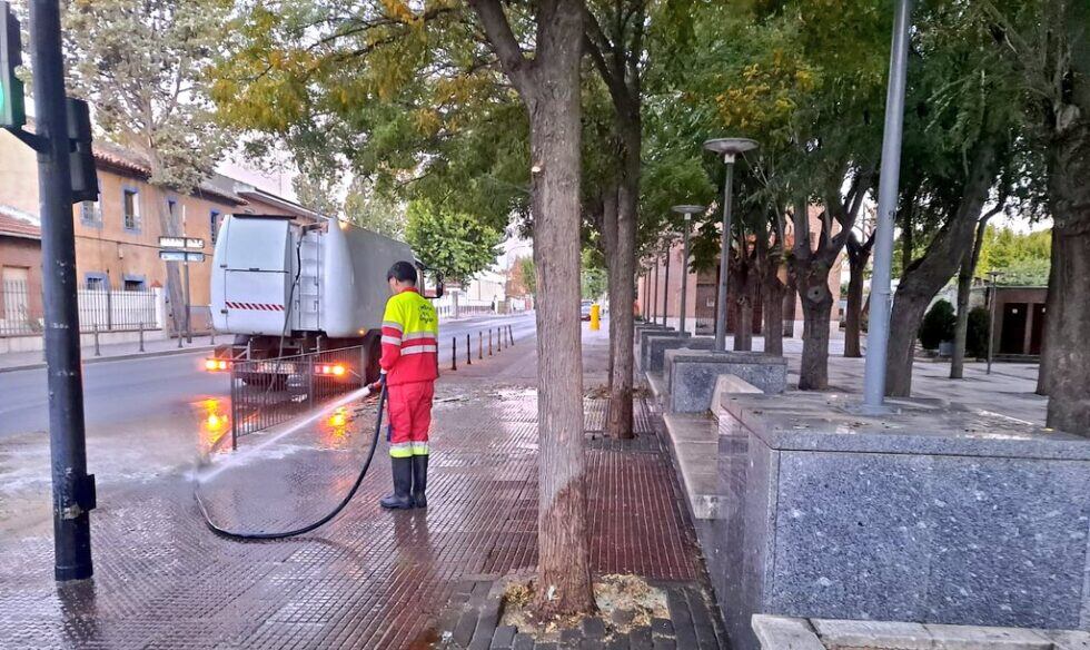 Labores de limpieza en San Martín de la Vega