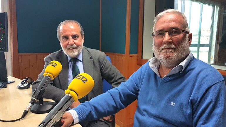 Juan Calzada y Ramón Ruiz en el estudio de La Ventana de Cantabria