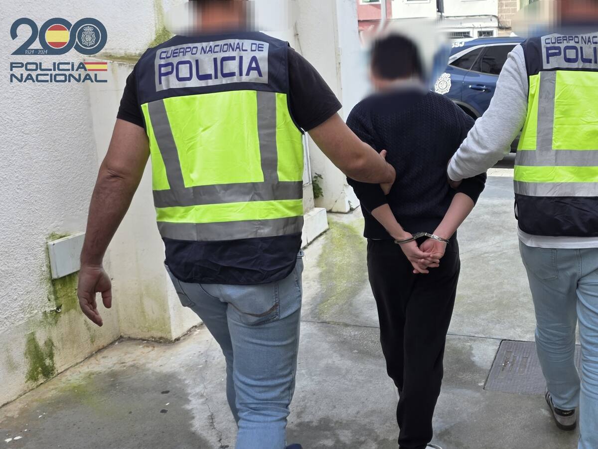 Detenido en Mahón por obligar a una niña de Alicante a mandarle fotos sexuales