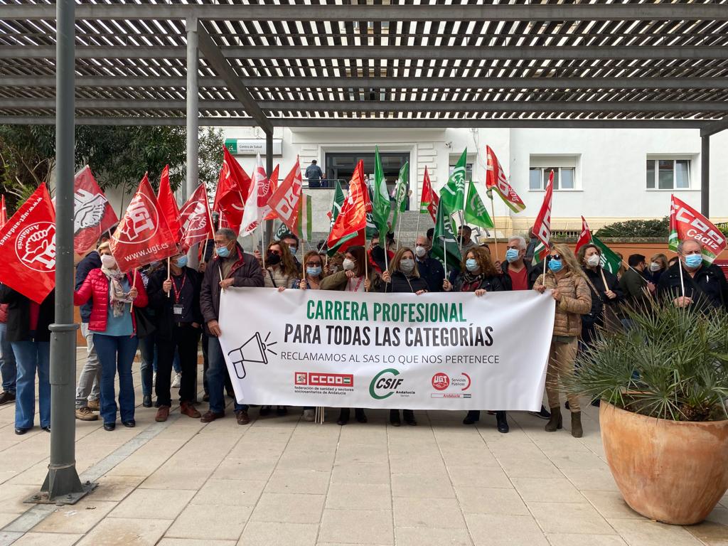 Protesta sindicatos centro de Salud Menéndez Tolosa.