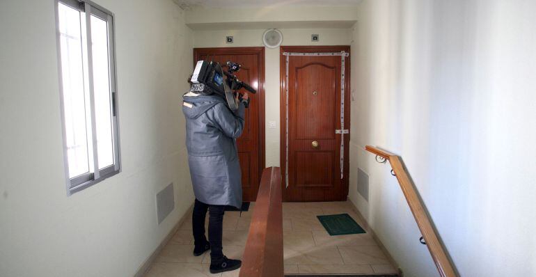 Vivienda del quinto piso del número 2 de la calle Oración, en la que tuvo lugar el doble crimen