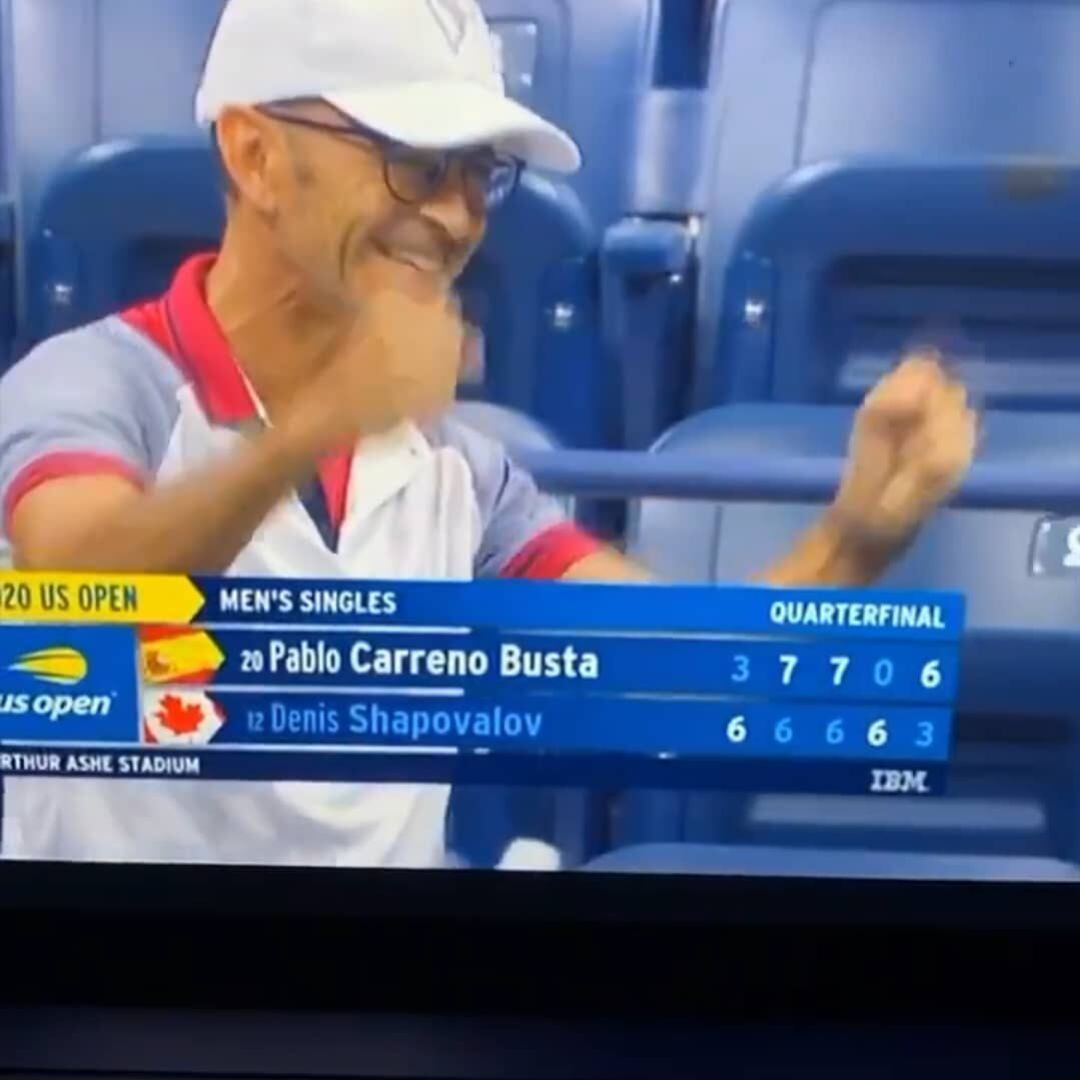 Samuel López, celebrando una victoria de Pablo Carreño