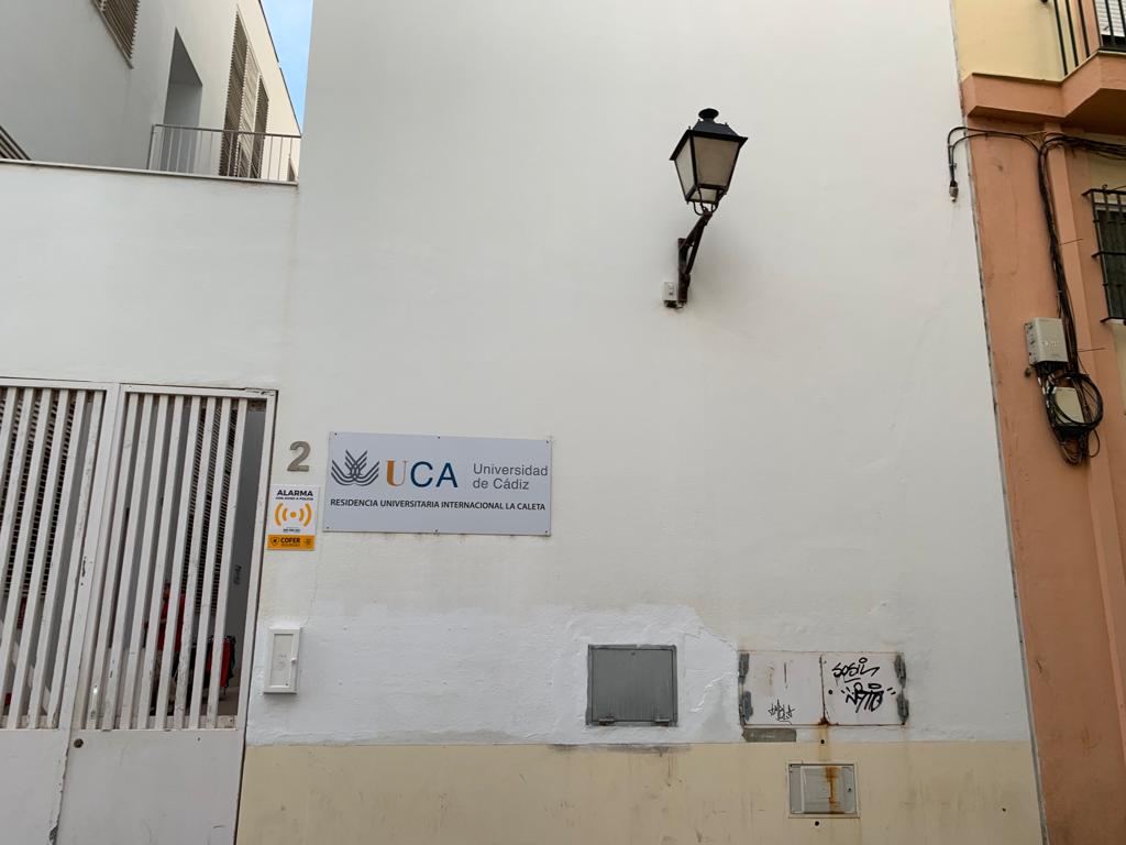 La Residencia Internacional La Caleta que ofrece VPOs como apartamentos turísticos