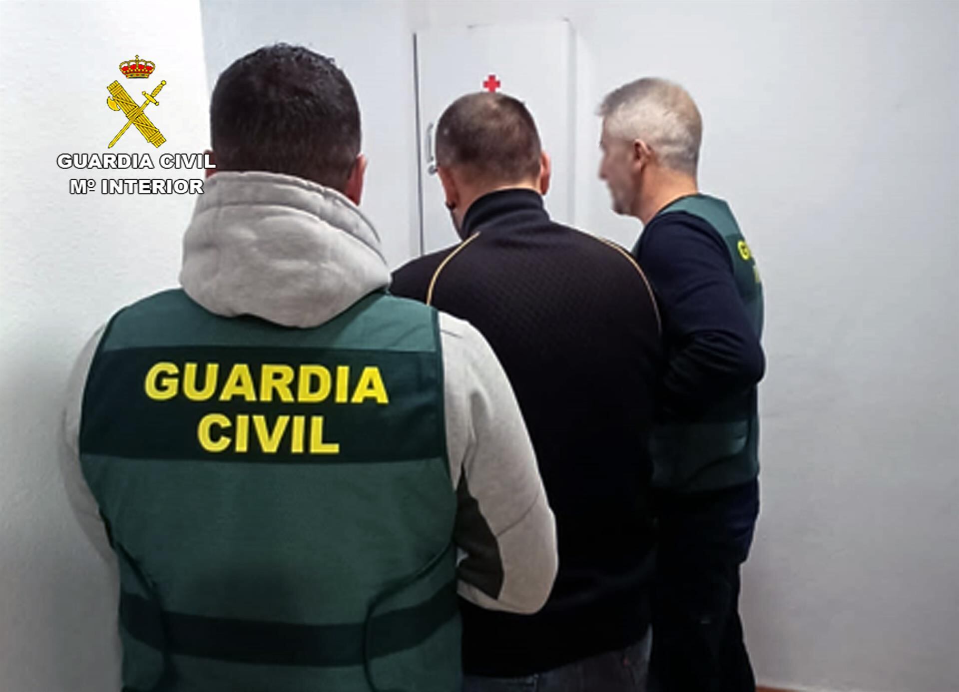 La Guardia Civil detiene a una pareja por un violento robo a un vecino de Puerto de Mazarrón