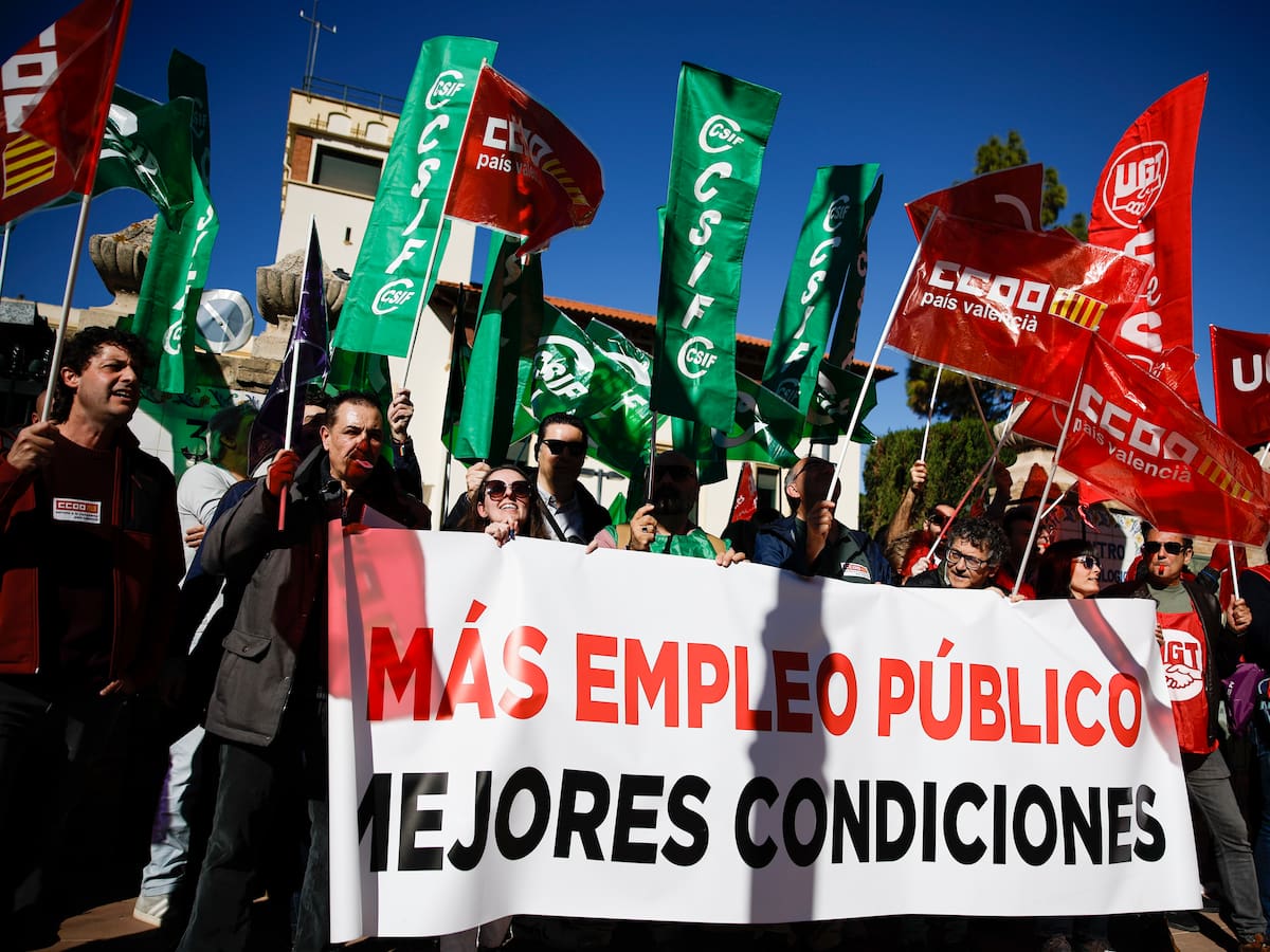 La plantilla de AEMET de la Comunitat Valenciana se concentra ante la "falta de personal"