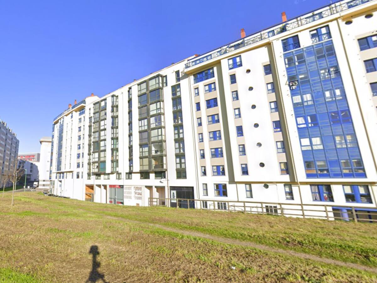 Fallece el menor que se precipitó desde un noveno piso en A Coruña