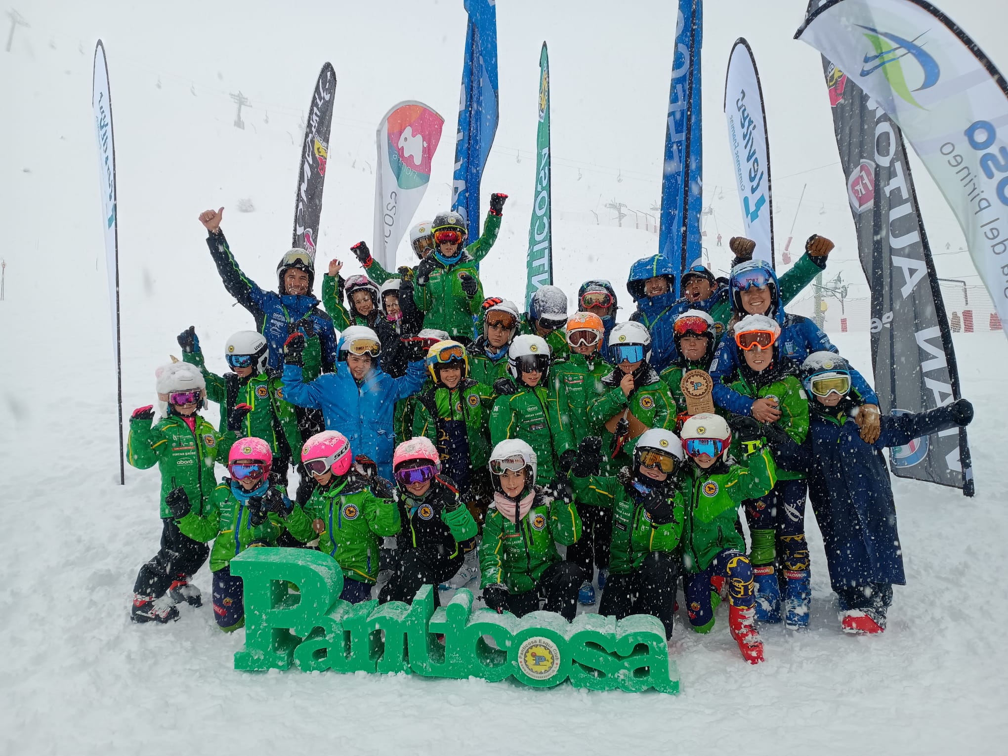 Esquiadores del Panticosa Ski Club