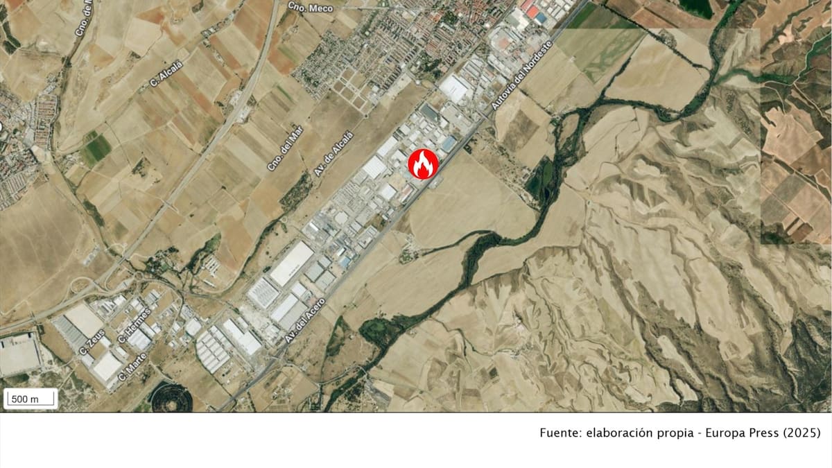 Diez evacuados de una panificadora de Azuqueca de Henares tras declararse un incendio en un horno industrial