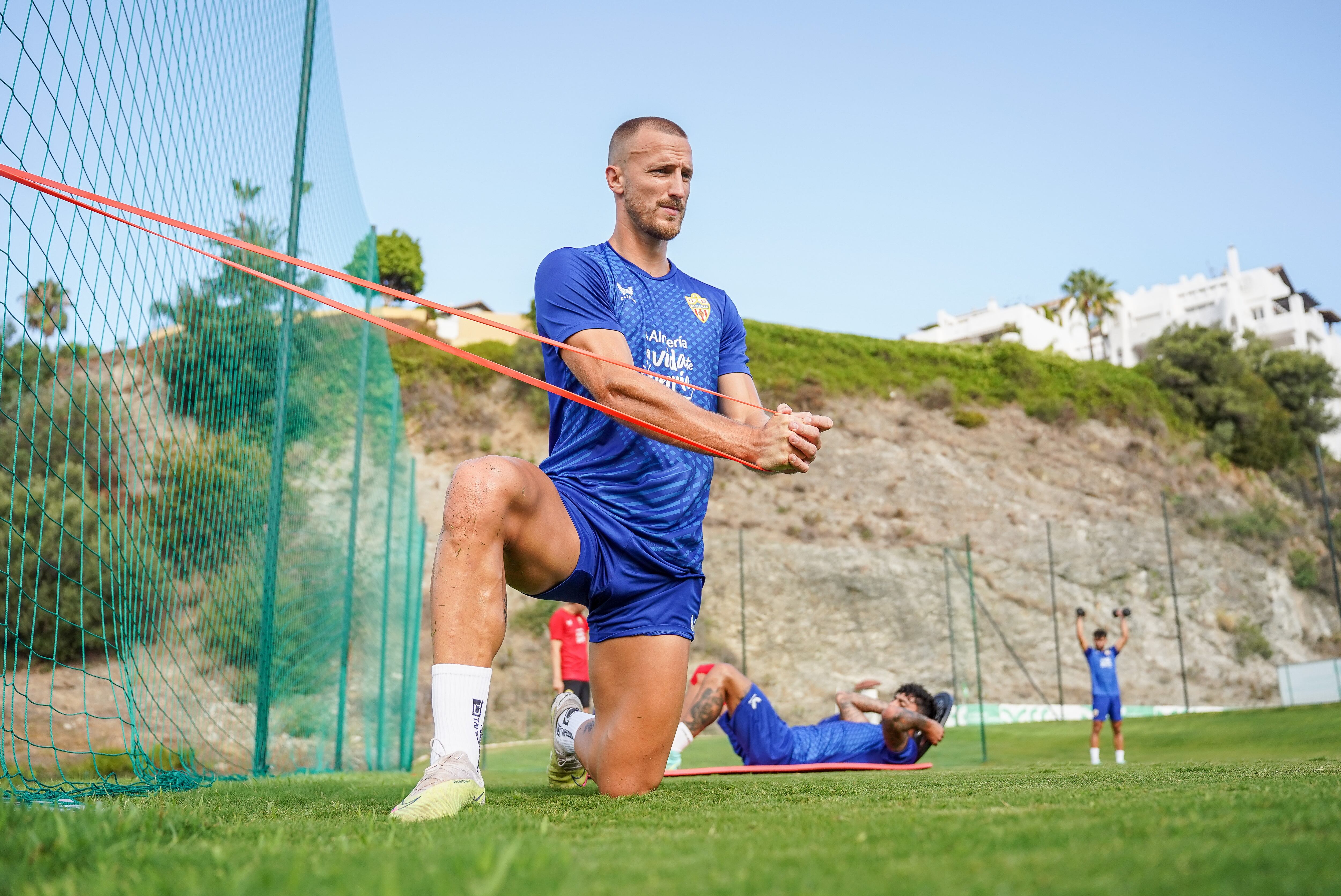Rodrigo Ely finaliza su etapa en el Almería y se marcha a Brasil.