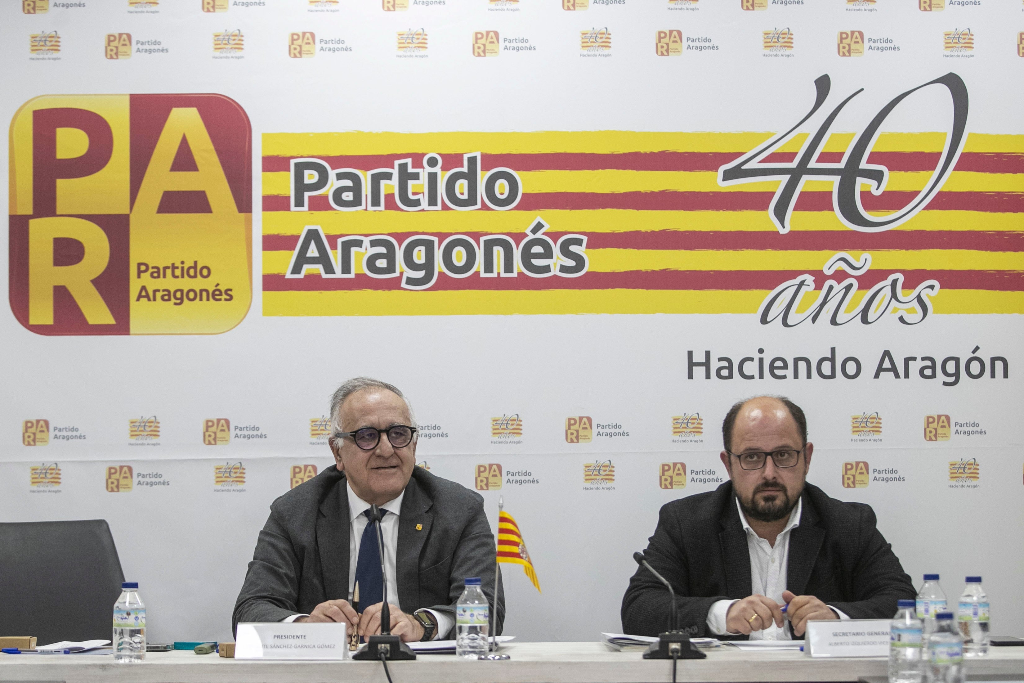 Reunión de la Ejecutiva del PAR. En la imagen, su nuevo presidente, Clemente Sánchez-Garnica (i) y el secretario general Alberto Izquierdo (d)