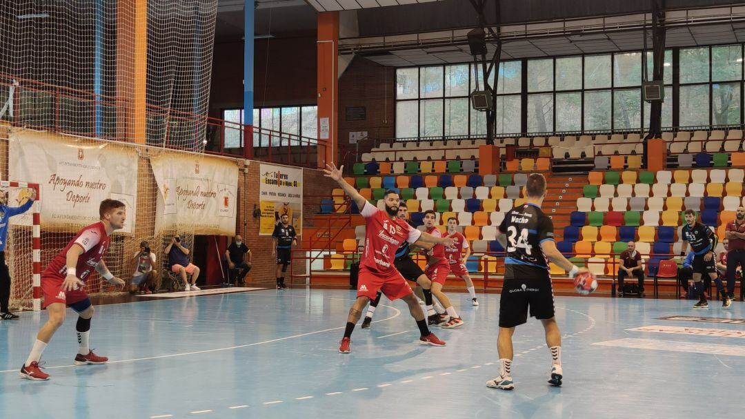 Nacho Vallés ataca la defensa conquense