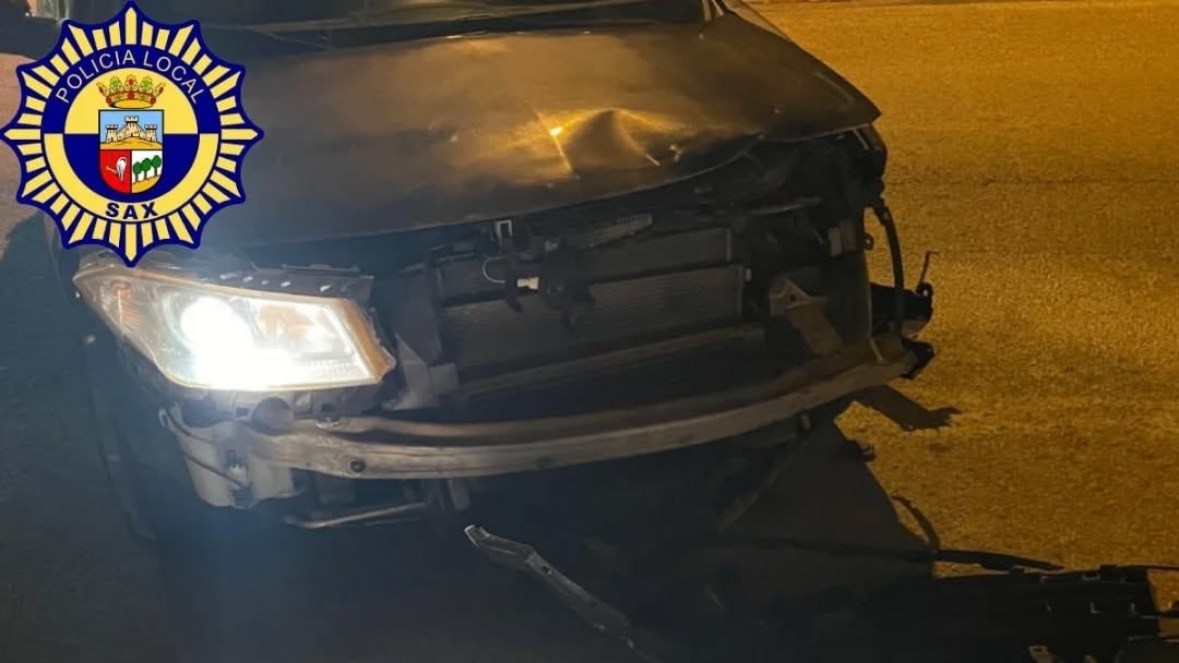 El coche se encontraba estacionado en una pendiente y el freno de mano estaba averiado