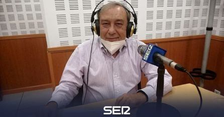 Antonio Brasero, director provincial del SEPE, en el estudio de Radio Córdoba Cadena SER