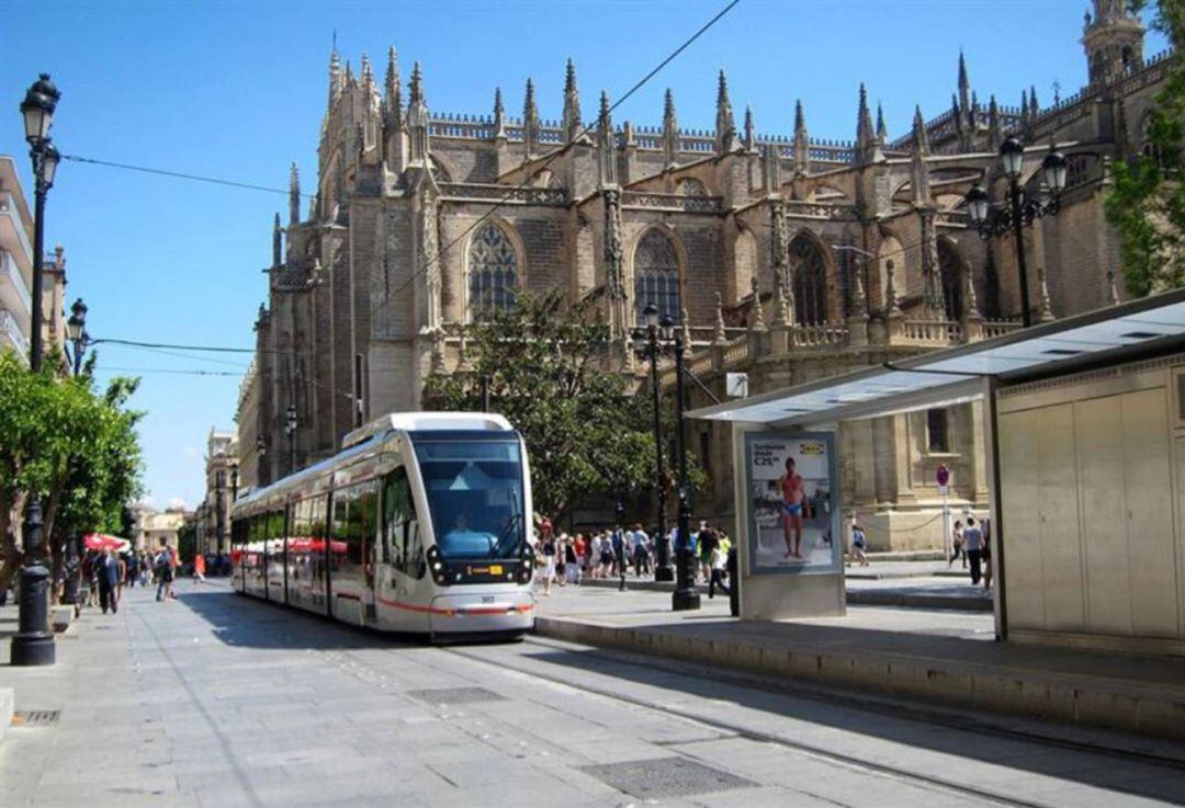 Imagen de archivo de la parada del Metrocentro junto al Archivo de Indias