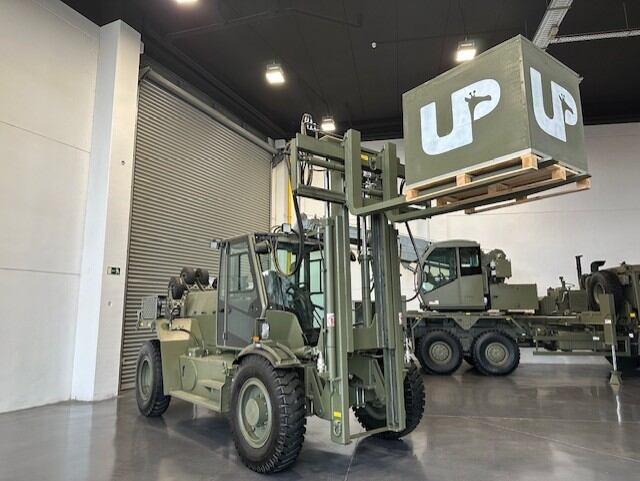 Una de las máquinas que fabrica Up Lifting Vertical