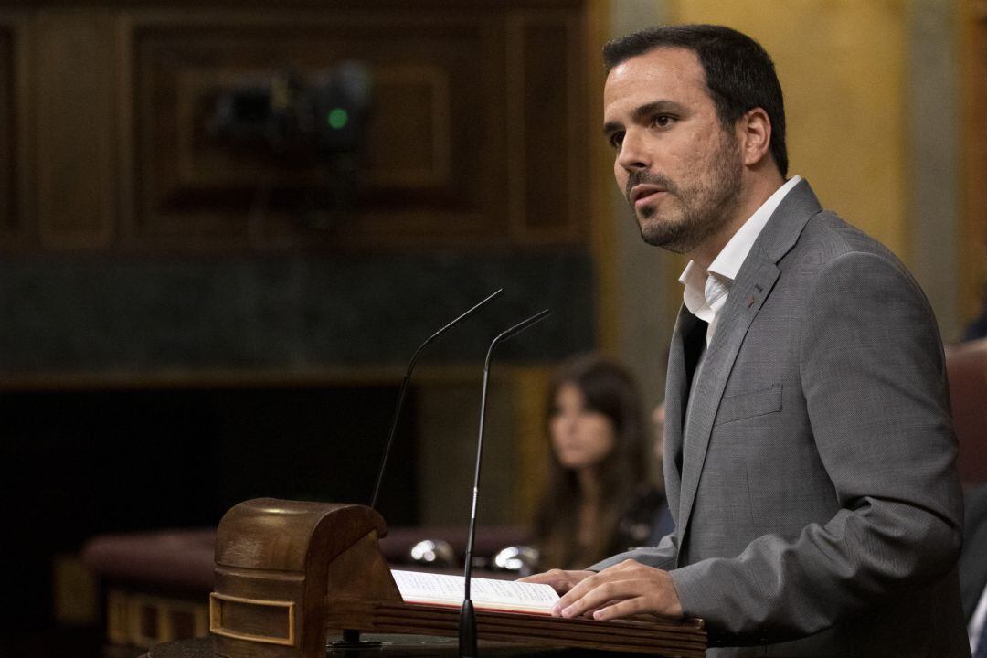 Alberto Garzón, líder de IU, durante la sesión de investidura del jueves. 