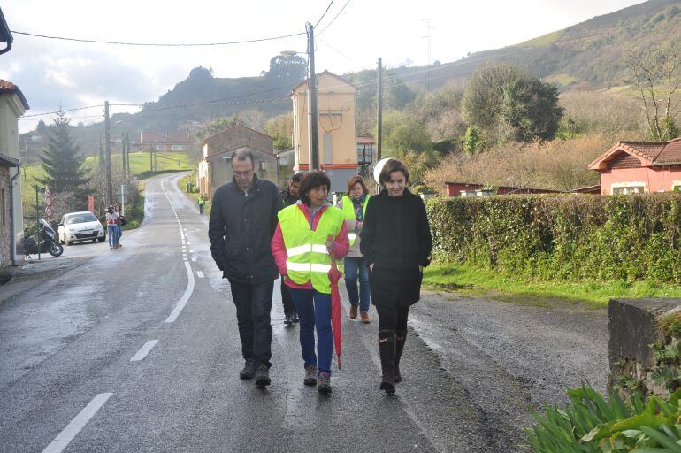 La alcaldesa Carmen Moriyón realiza el recorrido el pasado curso