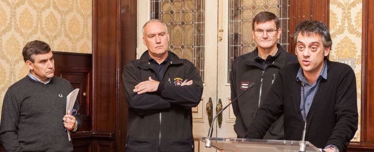 Xulio Ferreiro y Carlos García Touriñán en el Ayuntamiento de A Coruña