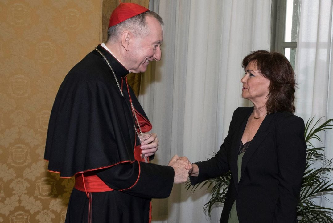 La vicepresidenta del Gobierno, ministra de la Presidencia, Relaciones con las Cortes e Igualdad, Carmen Calvo, ha mantenido esta mañana una reunión con el secretario de Estado vaticano, Pietro Parolin.