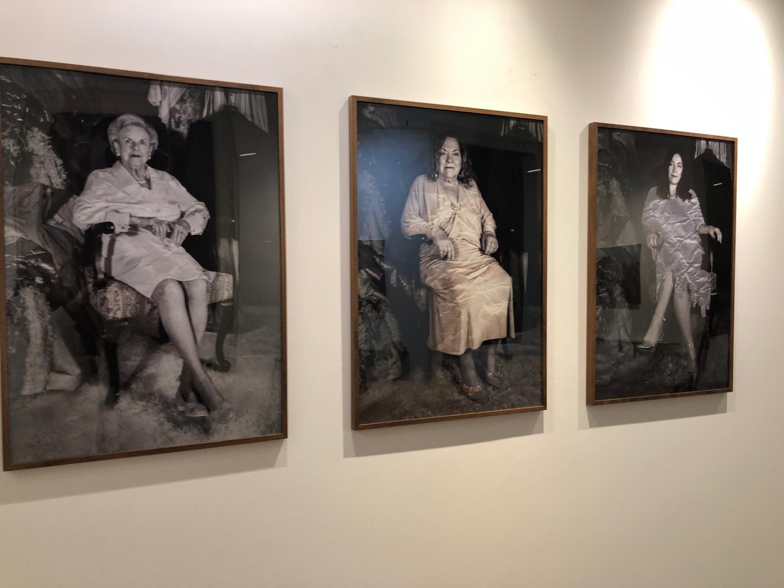 María Ribot, Cati y Susana en la exposición  &#039;Contemporáneas&#039; en el Huerto Ruano