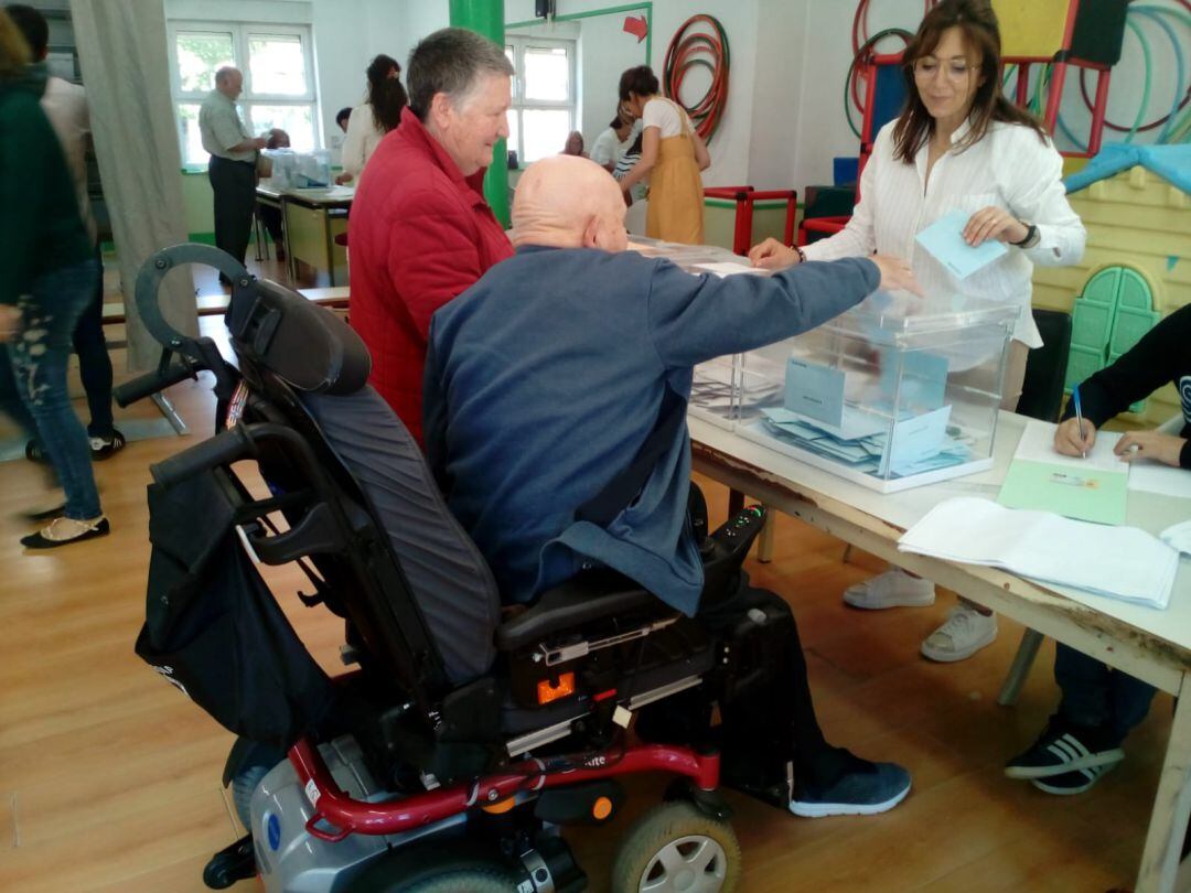 Votaciones en el Colegio de la Encarnación