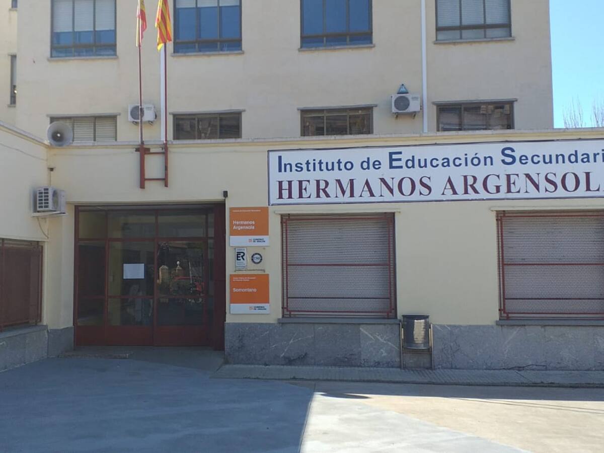 Jesús Laguarta y Carlos Barrabés, secretario y director del IES Hermanos Argensola