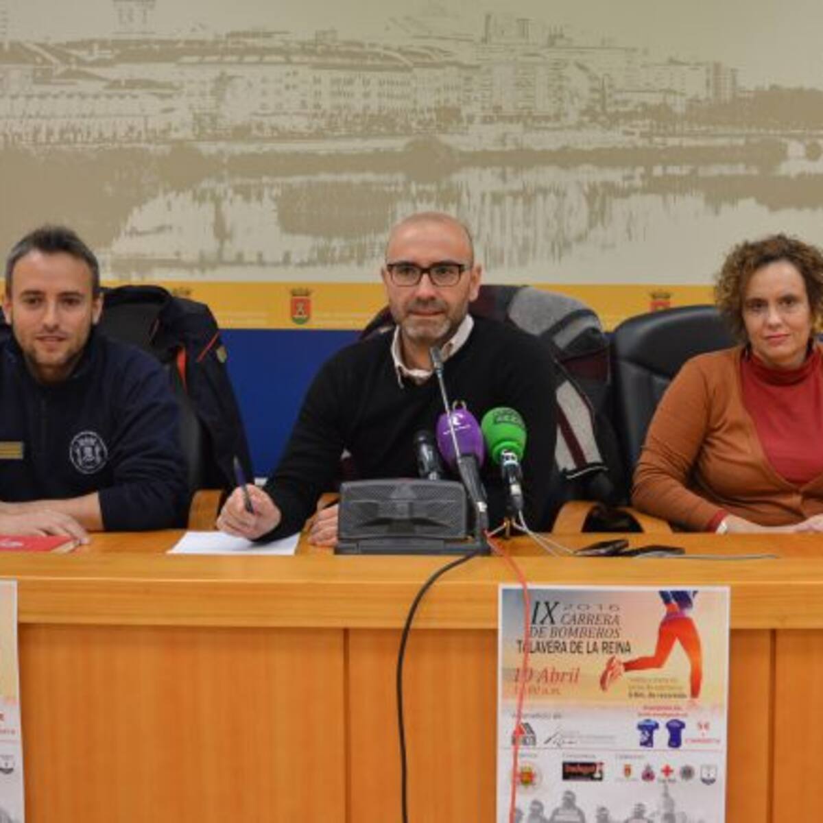IX edición de la Carrera Solidaria 'Bomberos Talavera' a beneficio de la Asociación Talaverana de Esclerósis Múltiple y Fundación Madre de la Esperanza.