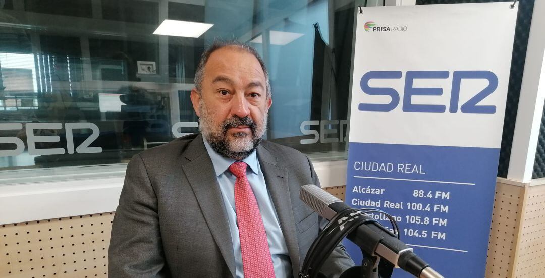 Julián Garde, rector de la UCLM en los estudios de SER Ciudad Real