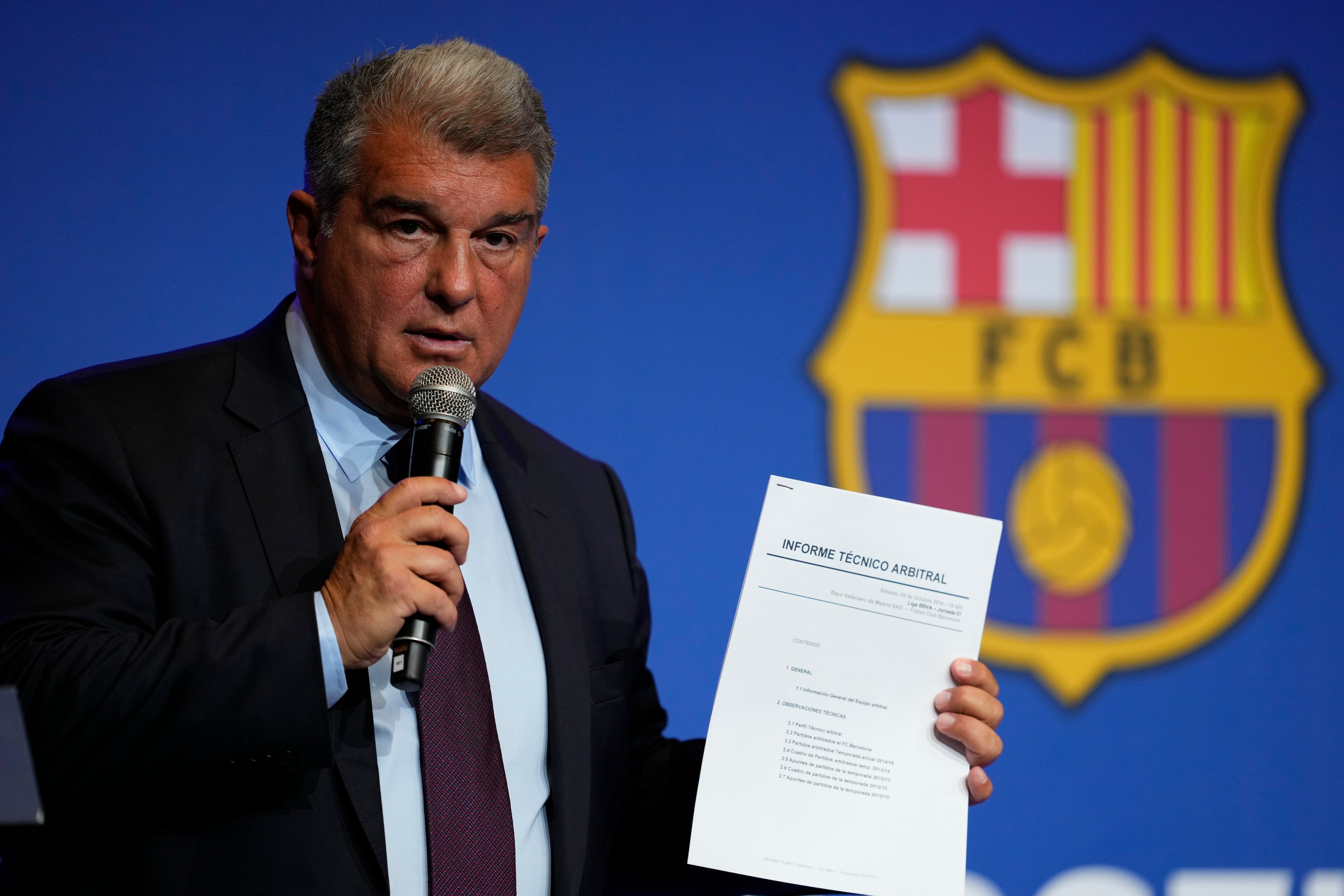 El presidente del FC Barcelona, Joan Laporta, durante la comparecencia que protagoniza este lunes para informar de los resultados de la investigación interna llevada a cabo por la entidad azulgrana en relación al caso Negreira.