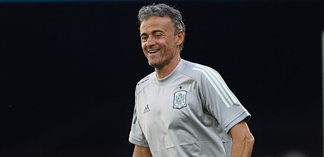 Luis Enrique, durante el entrenamiento previo al encuentro ante Suecia