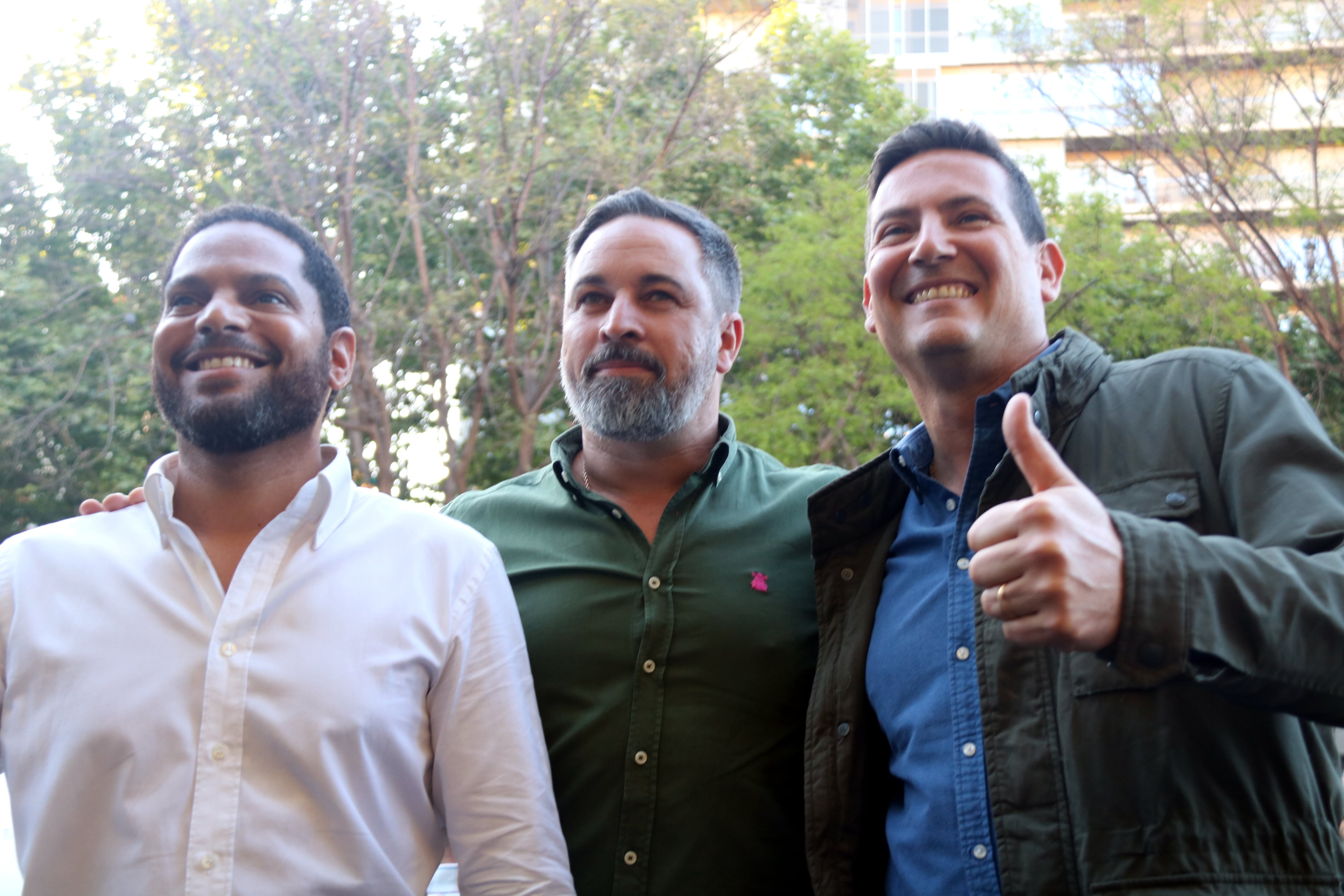 Abascal, Garriga i el candidat de Vox per Tarragona, Sergio Macián, aquest dijous a Reus