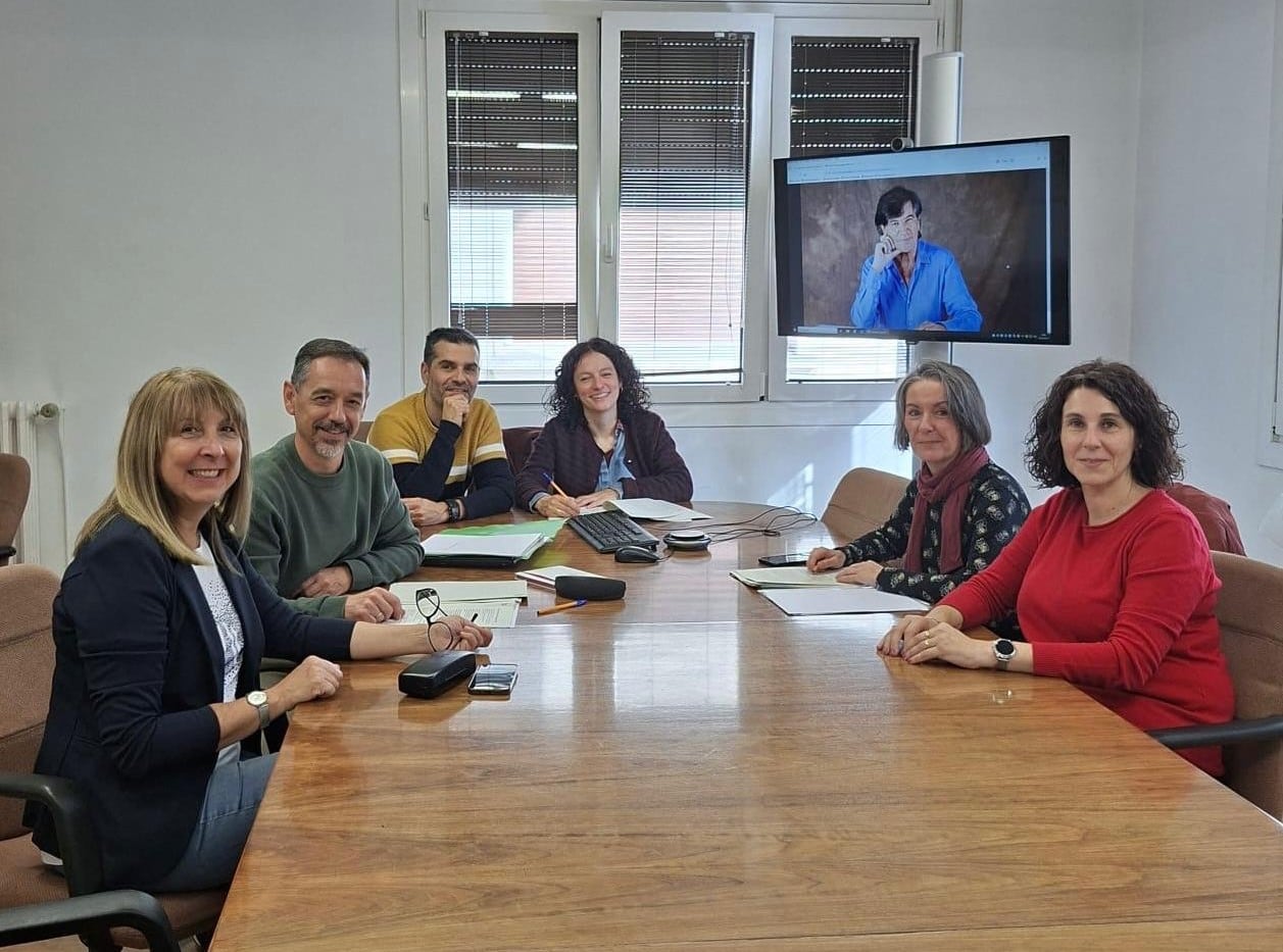 El jurado, presidido por Carlos López Otín, está integrado por profesores elegidos por el claustro de los institutos de Sabiñánigo, la Universidad a Distancia (UNED) y el Conservatorio de Música