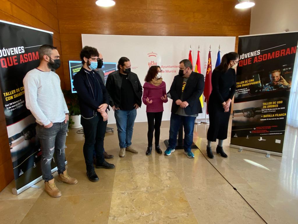 Presentación del proyecto de que quiere acercar el mundo del cine a los jóvenes del municipio de Murcia