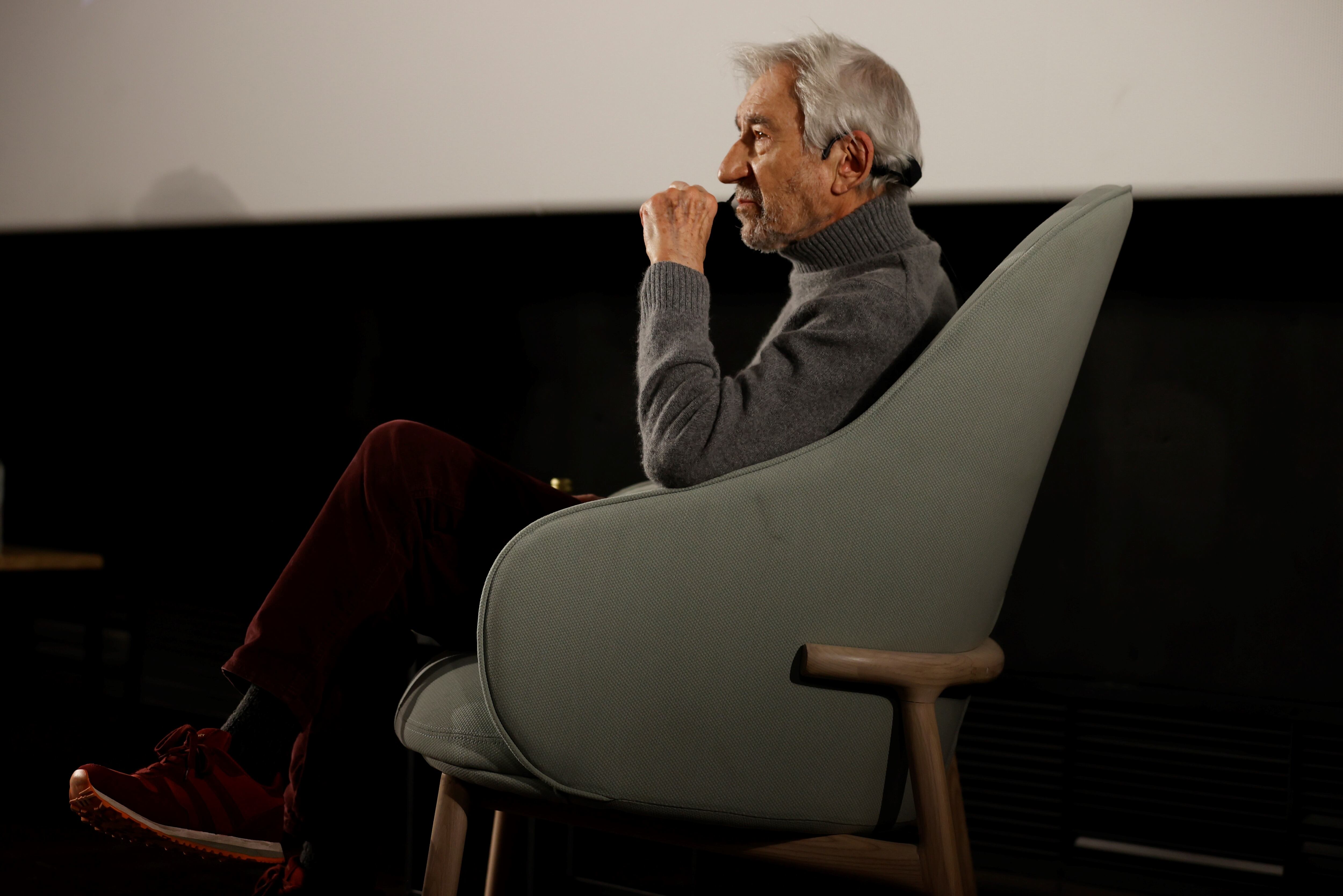 El actor José Sacristán durante una tertulia con el público asistente, este lunes en la Academia del Cine, en Madrid. EFE/ Juanjo Martin