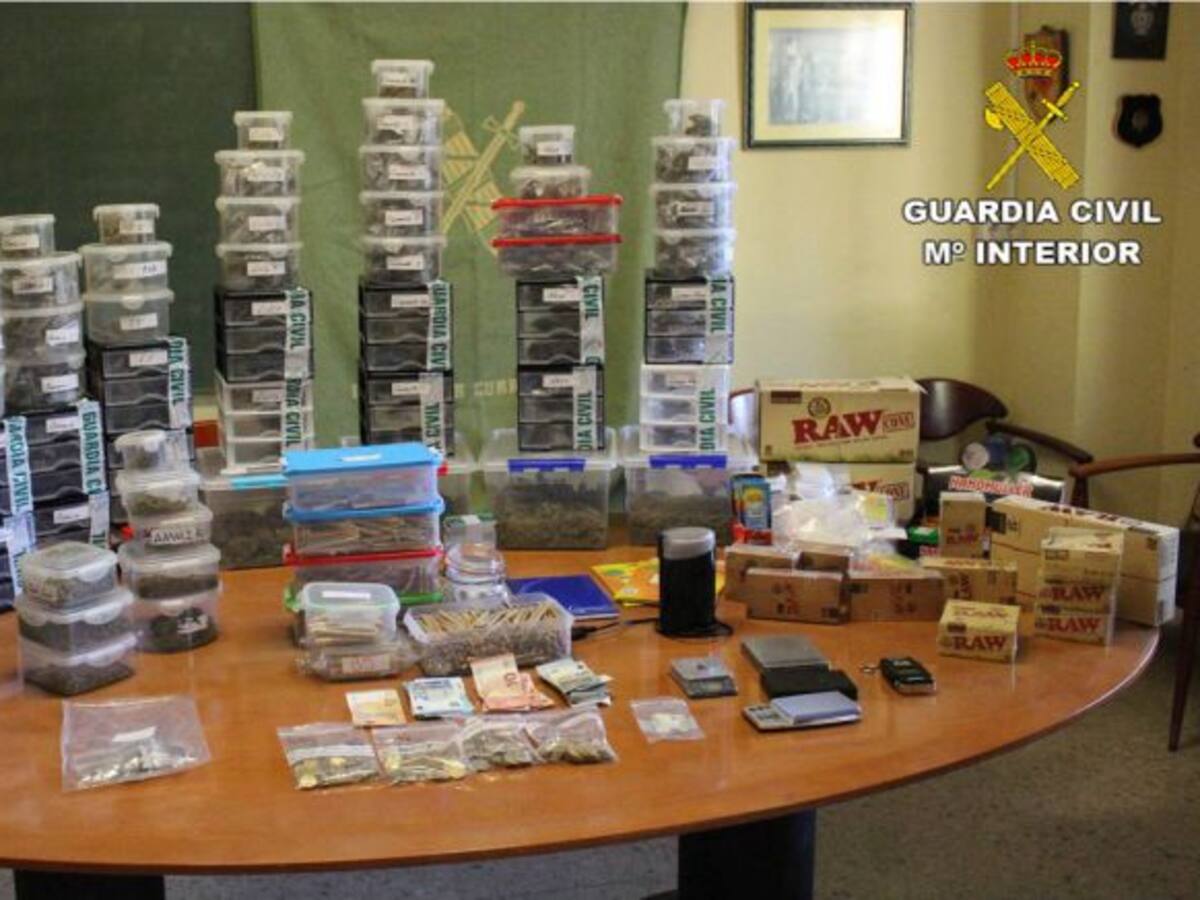 Detenidos en la Marina Alta por tráfico de drogas y estafas