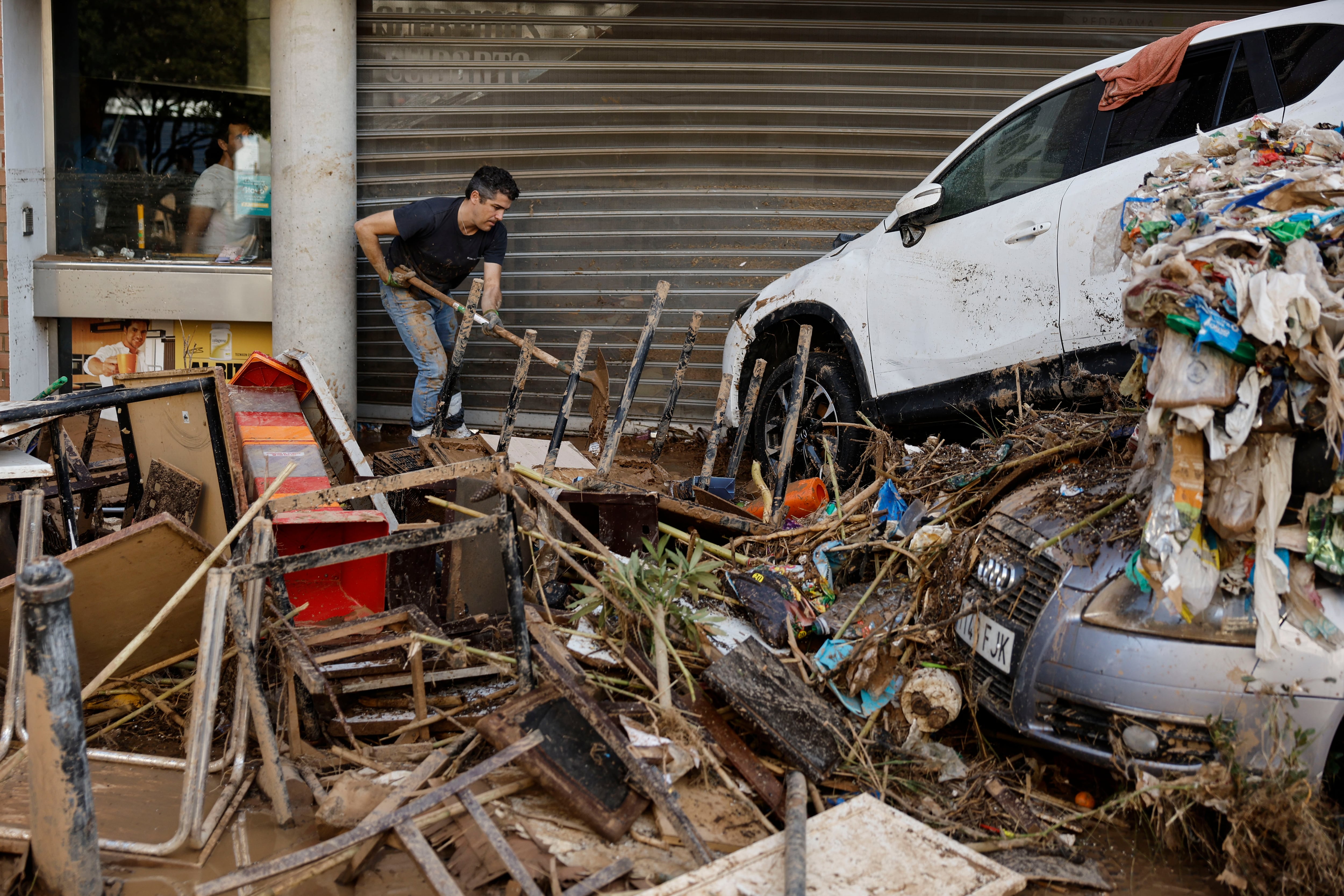 "En mi pueblo hay calles donde los coches se acumulan hasta un tercer piso"