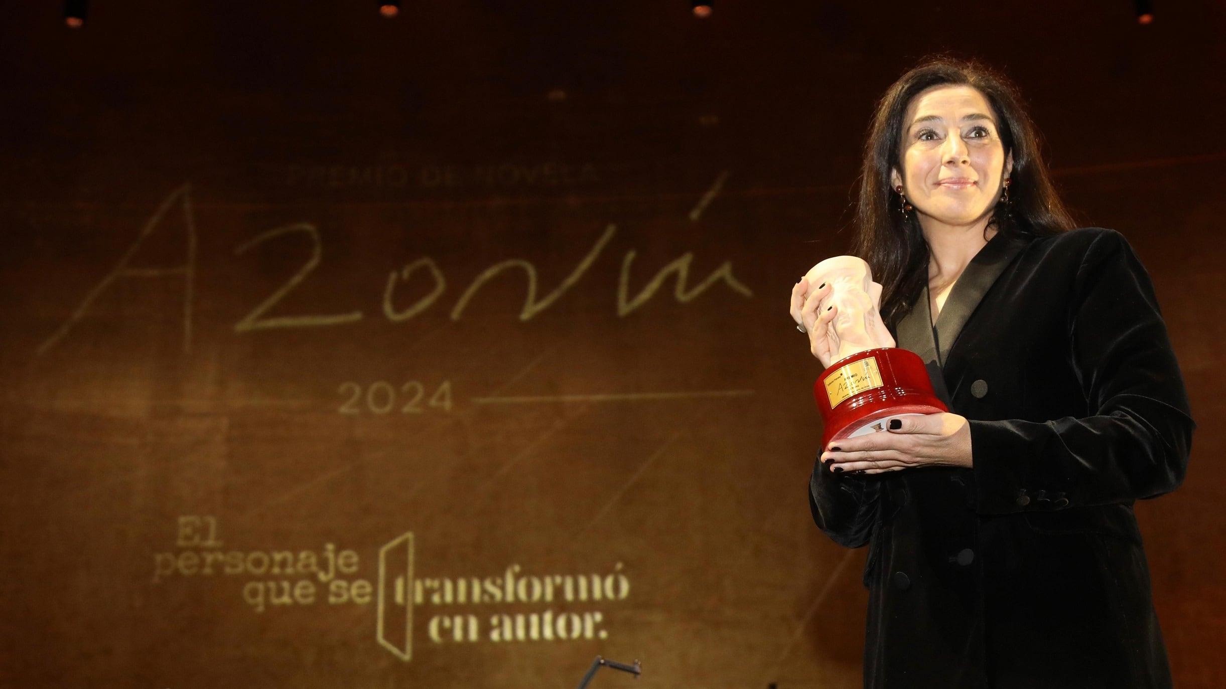 La escritora y abogada madrileña Cristina López Barrio, ganadora del  “Premio Azorín de Novela 2024”