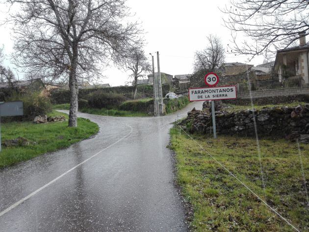 Entrada a la localidad de Faramontanos de la Sierra