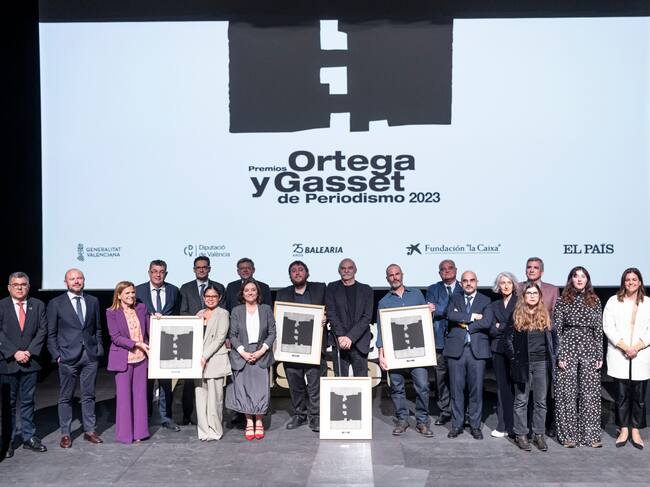 DVD1153 COMUNIDAD VALENCIANA 22/03/2023.- 40 edición de los premios Ortega y Gasset .Los Premios Ortega y Gasset, en su 40ª edición, han distinguido este miércoles en el CaixaForum Valencia una terrorífica historia con tintes kafkianos de El Salvador, escrita por Julia Gavarrete; una serie de reportajes a lo largo del colosal río Congo, de Xavier Aldekoa; una fotografía que condensa el horror de la guerra en Ucrania, de Santi Palacios, y la trayectoria de uno de los mejores periodistas en lengua española, Martín Caparrós. “Los periodistas tenemos la obligación de ayudar a entender el mundo frente al uso perverso de las palabras”, aseguró Pepa Bueno, directora de El País, en un acto dirigido por Aimar Bretos, director del programa Hora 25 de la cadena SER.
MÒNICA TORRES EL PAÍS
