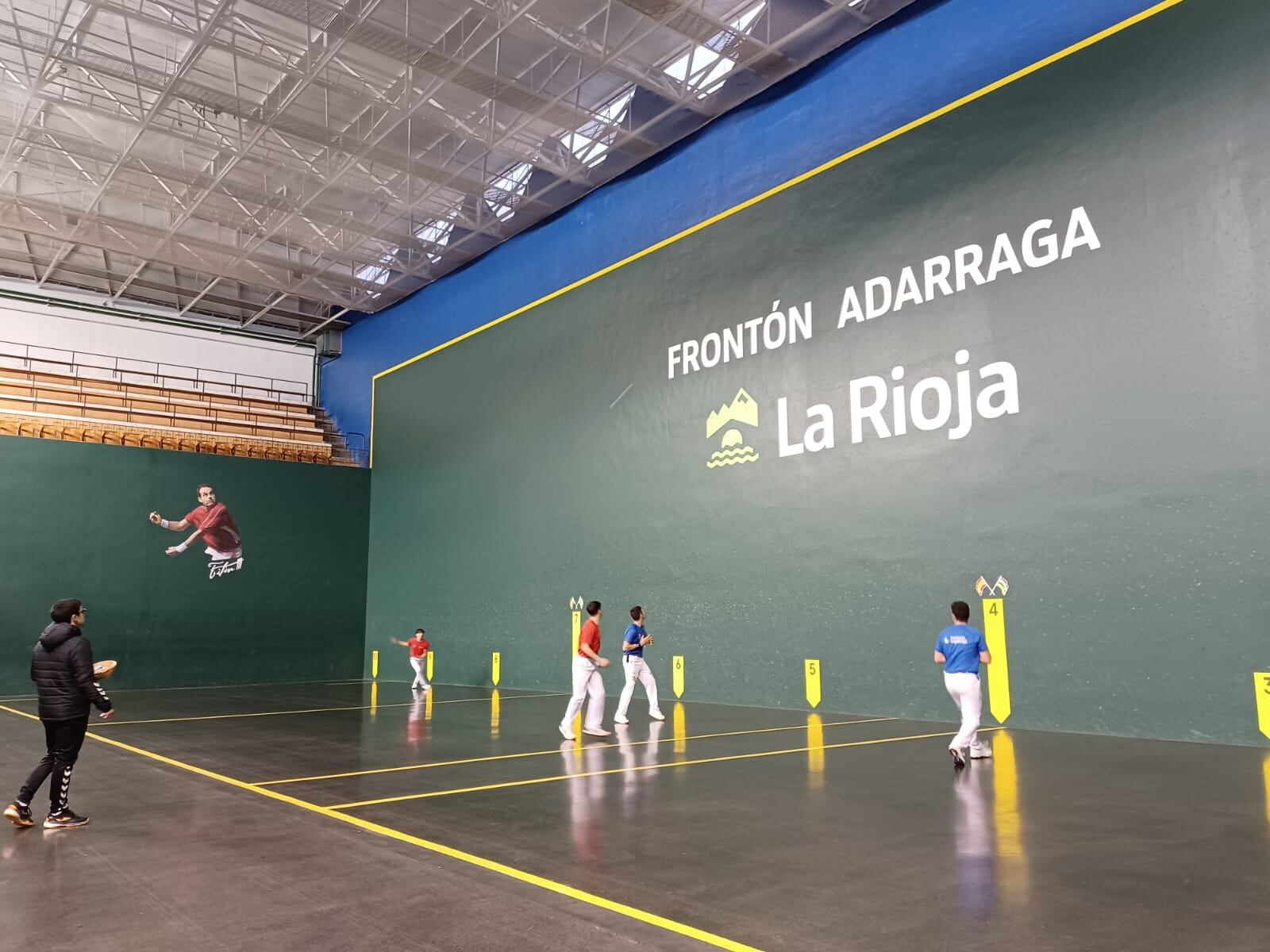 El frontón Javier Adarraga, en Logroño, acoge un partido del Torneo Fundación Caja Rioja de pelota | Fundación Caja Rioja