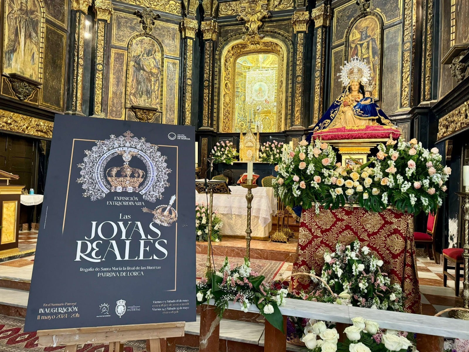 La exposición ‘Las joyas reales de la Patrona’ exhibe en el Santuario Patronal de Lorca los tesoros de la Virgen de las Huertas.