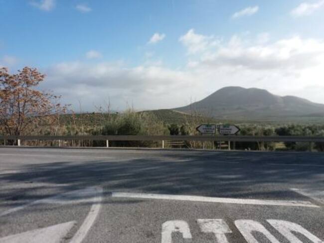 Carretera A 401, a su paso por Jódar