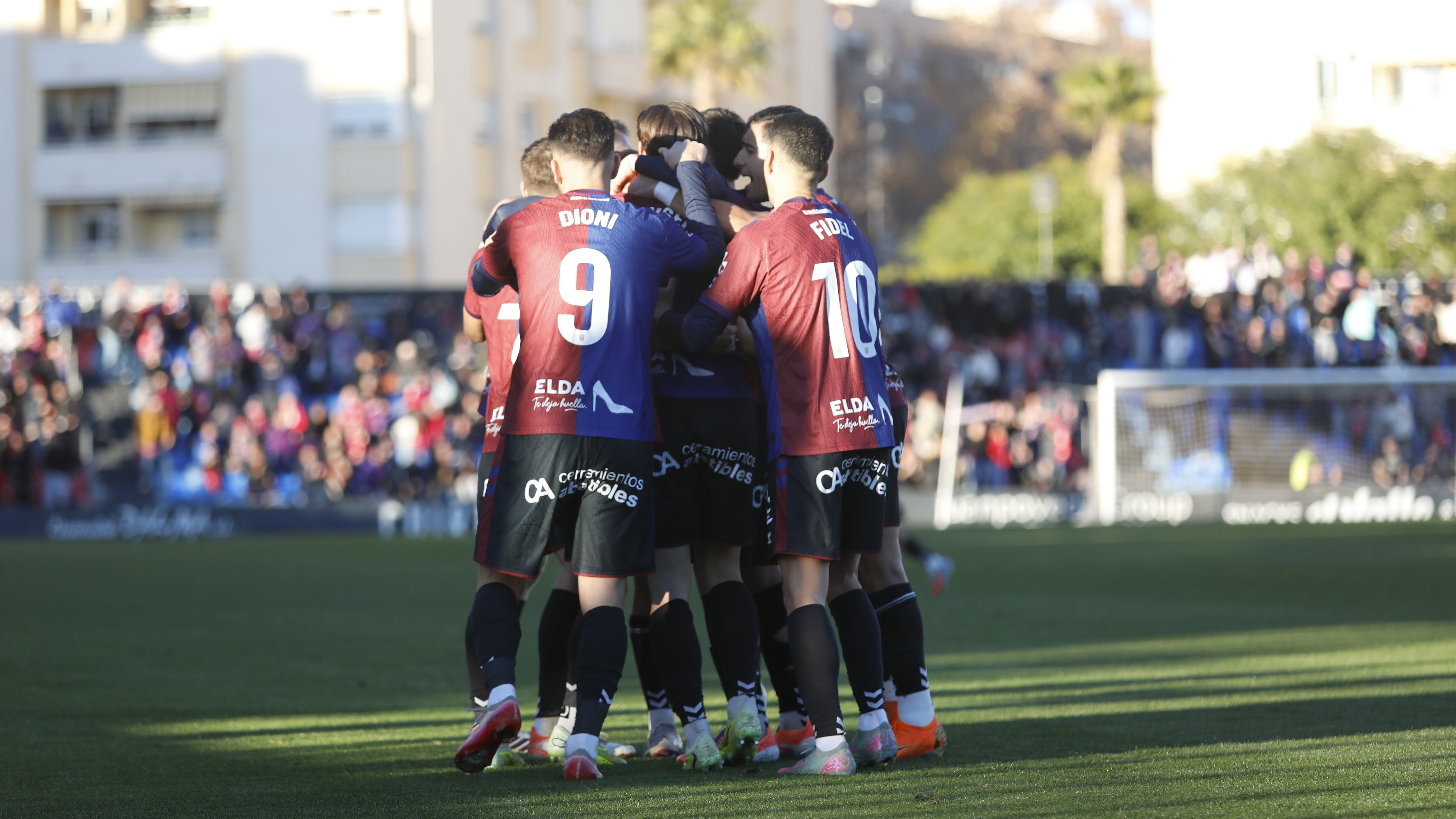 El Eldense quiere ofrecer a su afición, una victoria ante el líder