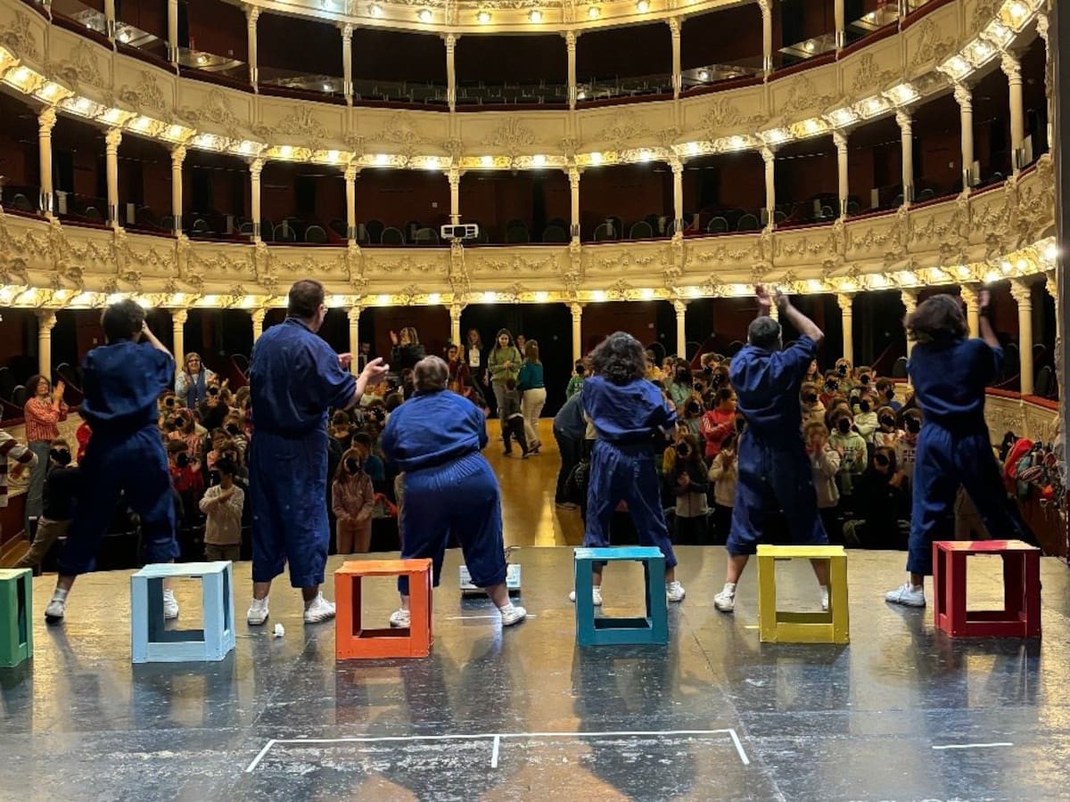 La danza inclusiva se sube al escenario del Teatro Principal con 500 escolares de Palencia