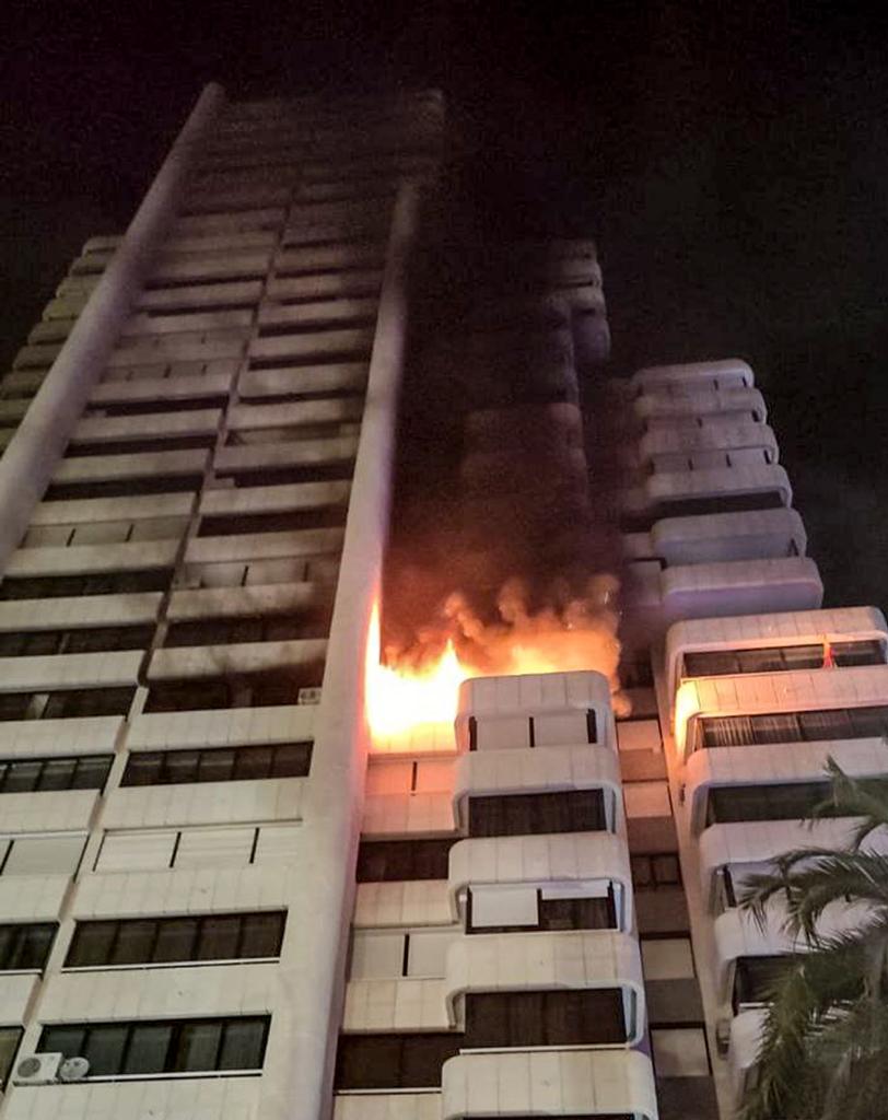 Incendio de un edificio de gran altura en Benidorm. Foto: Consorcio Provincial de Bomberos de Alicante