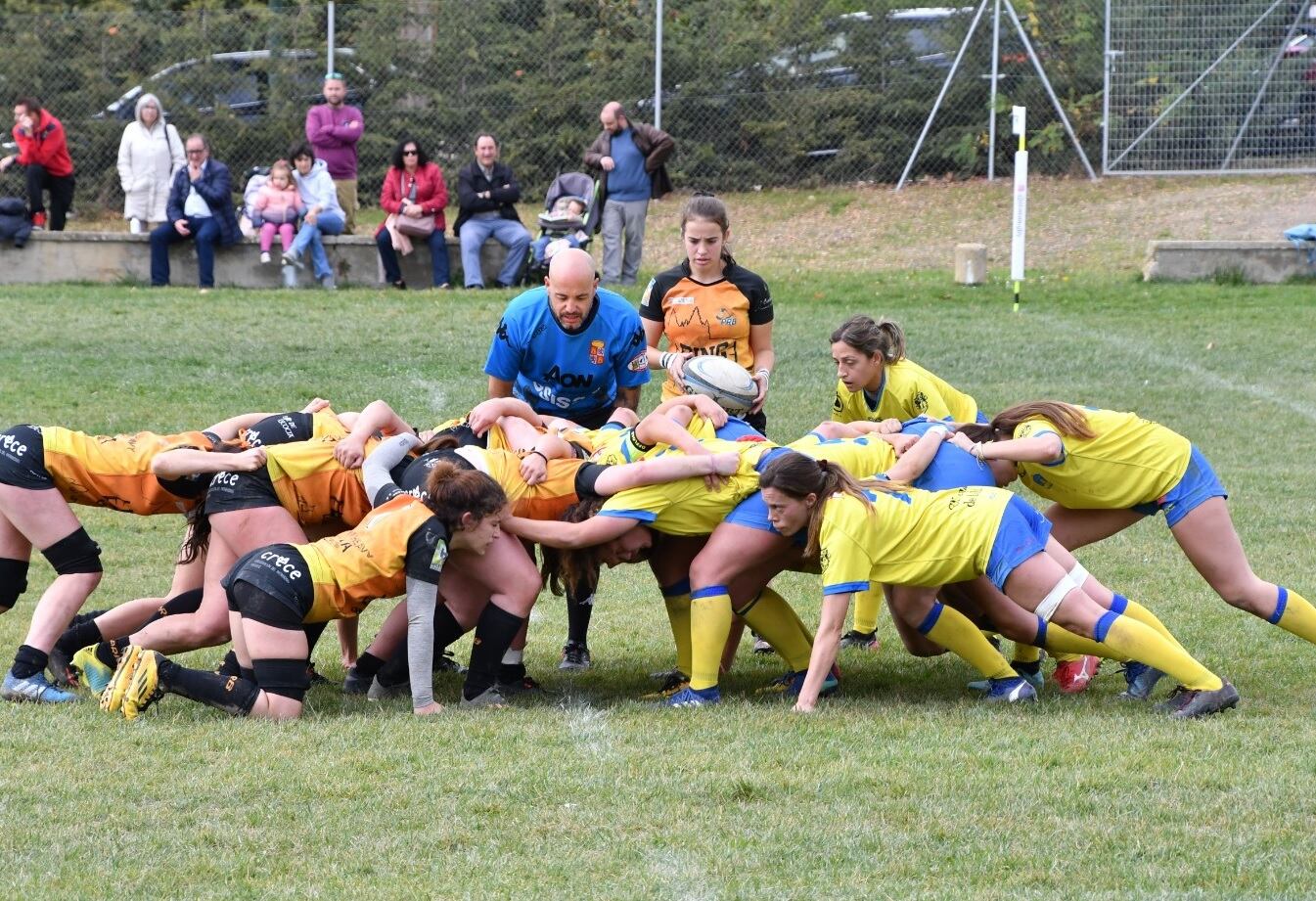 El 15 dorado del Ribera Rurgby ante Pingüinas en el Virgen de las Viñas. / Alberto Calvo