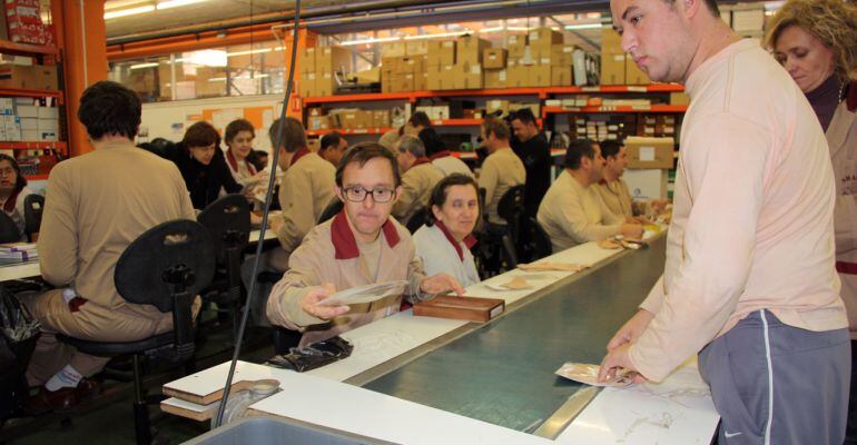 Centre Especial de Treball de Shalom on treballen persones amb discapacitats, tutelats per monitors o professionals.