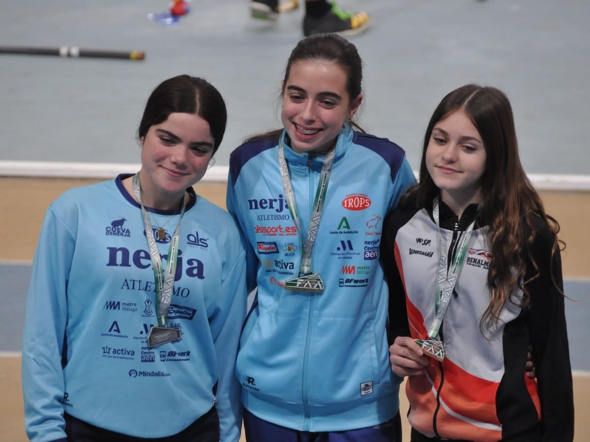 El Trops-Cueva de Nerja consigue 11 medallas en el campeonato de Andalucía sub 16 short track